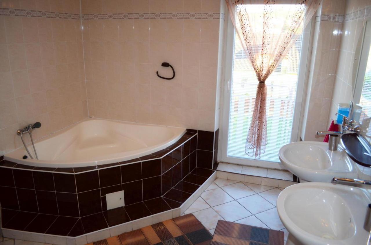 Apartmany Riviera A Chalupa Riviera Liptov, Bešeňová Екстериор снимка