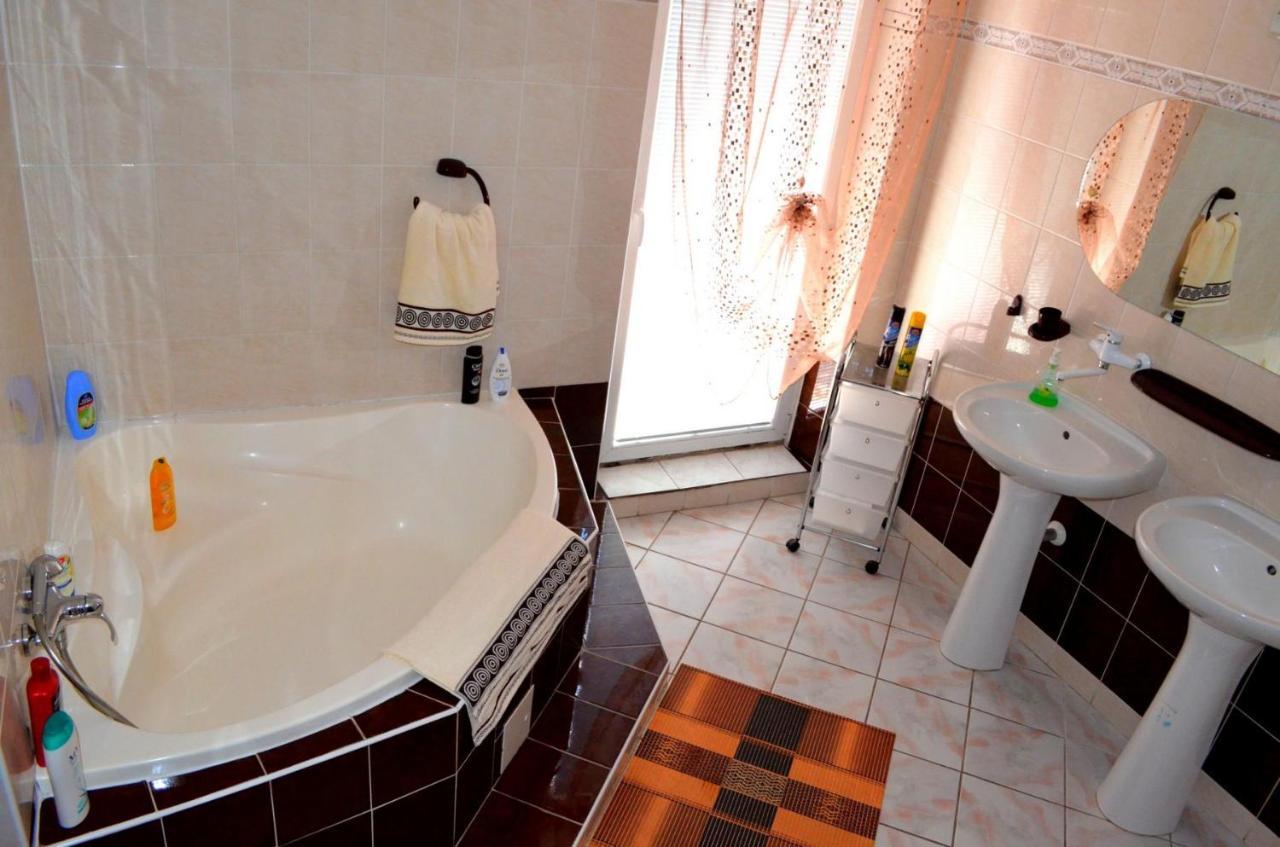 Apartmany Riviera A Chalupa Riviera Liptov, Bešeňová Екстериор снимка