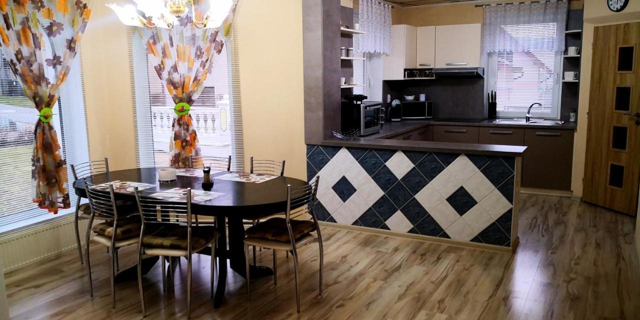 Apartmany Riviera A Chalupa Riviera Liptov, Bešeňová Екстериор снимка